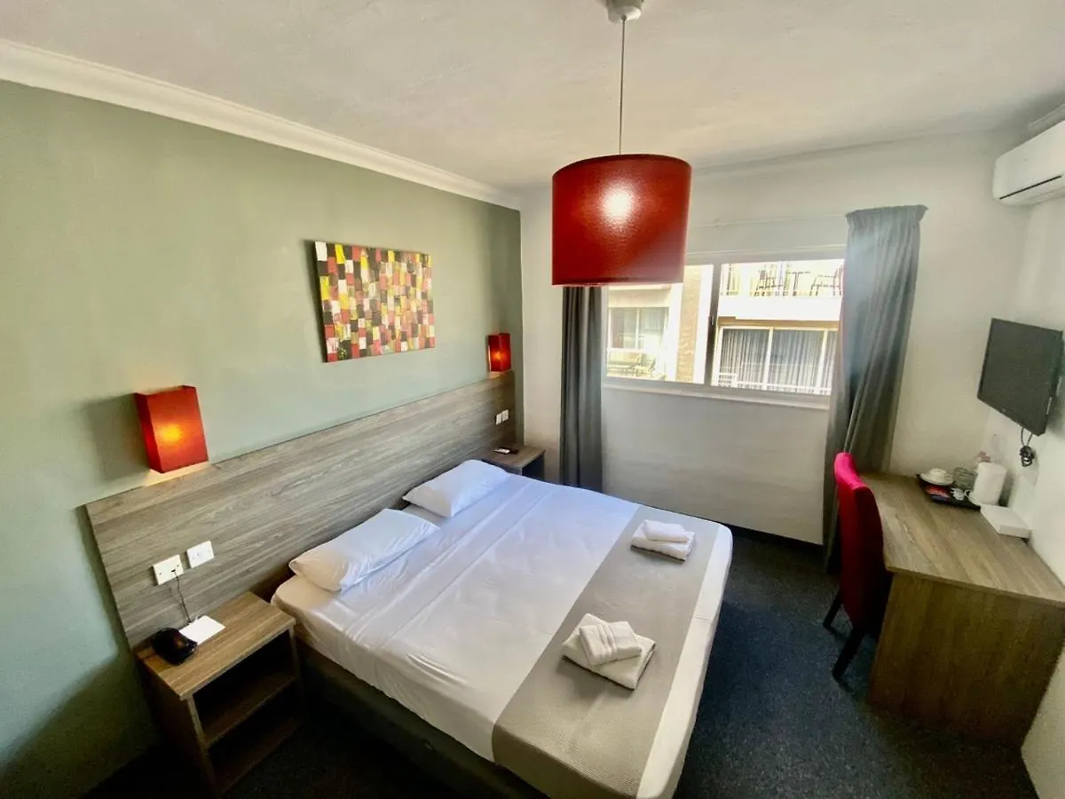 Spinola Hotel San Ġiljan